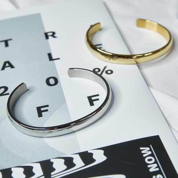 Water Resistant 18KT Gold Plated Simple Shiny Cuff Bangle - Picture 2 of 5